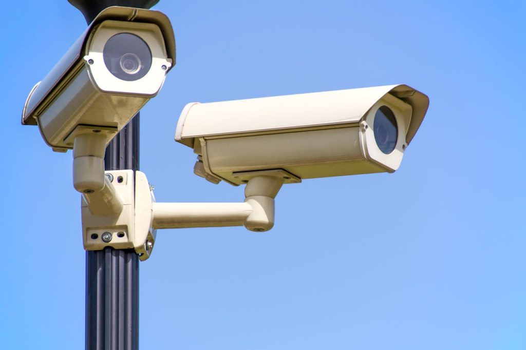 Pemasangan CCTV Outdoor di Loket Tiket Tempat Wisata, Perlu atau Tidak?